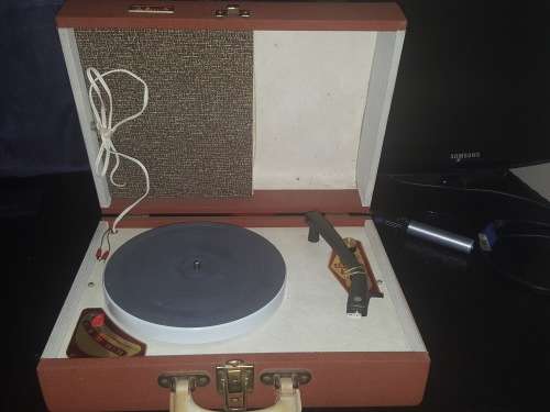 Gallo Cub Portable Record Player